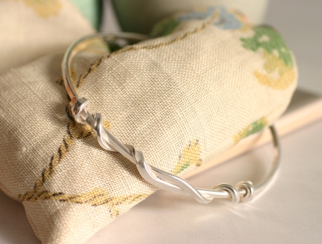 handmade silver knot bangle